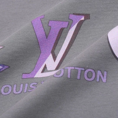 Футболка Louis Vuitton With Purple Emblems "Gray" фото № 4 Футболка Louis Vuitton With Purple Emblems "Gray" фото № 4