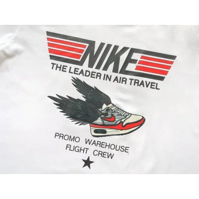 Футболка Nike Flying Sneaker Print "White" фото № 4