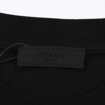 Футболка Prada With The Logo In The Center "Black" фото № 6 Футболка Prada With The Logo In The Center "Black" фото № 6