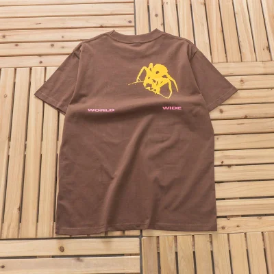 Футболка Sp5der Man On Light Background Front And Yellow Bug Back "Brown" фото № 2 Футболка Sp5der Man On Light Background Front And Yellow Bug Back "Brown" фото № 2