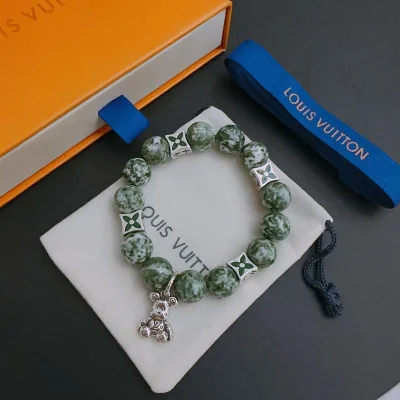 Браслет Louis Vuitton Bear Decoration And Logo "Green" фото № 3 Браслет Louis Vuitton Bear Decoration And Logo "Green" фото № 3