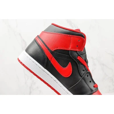 Air Jordan 1 Mid "Alternate Bred" фото № 4