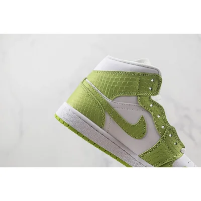 Air Jordan 1 Mid SE "Green Python" фото № 4 Air Jordan 1 Mid SE "Green Python" фото № 4