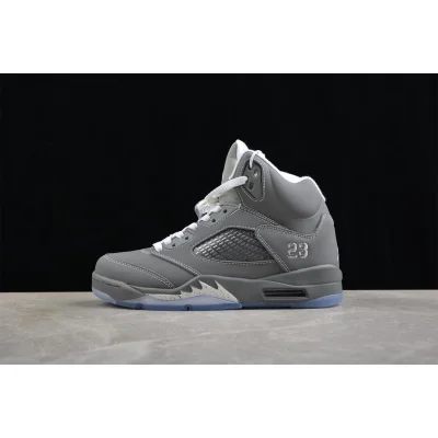 Air Jordan 5 Retro "Wolf Grey" фото № 2 Air Jordan 5 Retro "Wolf Grey" фото № 2