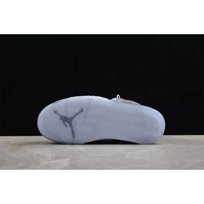 Air Jordan 5 Retro "Wolf Grey" фото № 8 Air Jordan 5 Retro "Wolf Grey" фото № 8