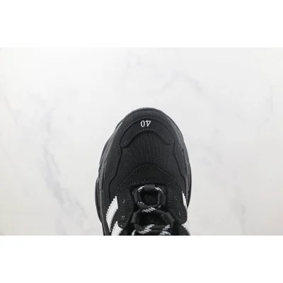 Balenciaga Triple S "Black/White" фото № 3 Balenciaga Triple S "Black/White" фото № 3