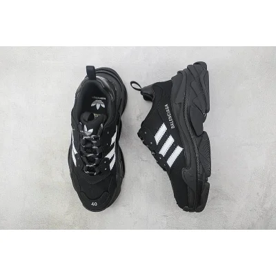 Balenciaga Triple S "Black/White" фото № 7 Balenciaga Triple S "Black/White" фото № 7