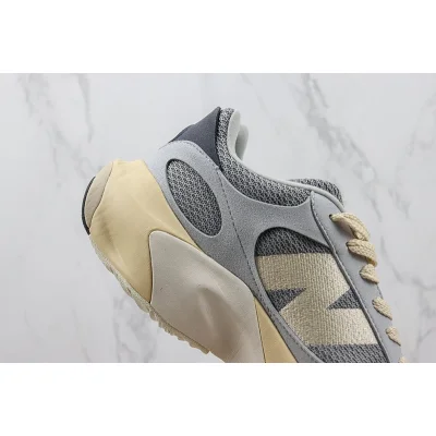 New Balance Warped Runner "Beige/Grey" фото № 4