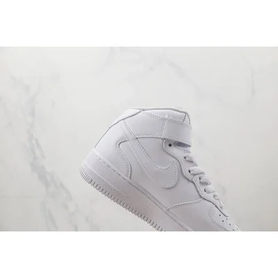 Nike Air Force 1 High "Triple White" фото № 3 Nike Air Force 1 High "Triple White" фото № 3