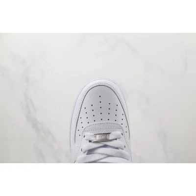 Nike Air Force 1 High "Triple White" фото № 4 Nike Air Force 1 High "Triple White" фото № 4