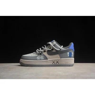 KAWS x Nike Air Force 1 "Industrial Grey" фото № 7 KAWS x Nike Air Force 1 "Industrial Grey" фото № 7