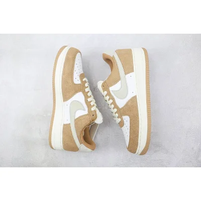 Nike Air Force 1 Low "White/Brown Wheat" фото № 6 Nike Air Force 1 Low "White/Brown Wheat" фото № 6