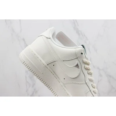 Nike Air Force 1 Low "White/Chromium Swoosh" фото № 3