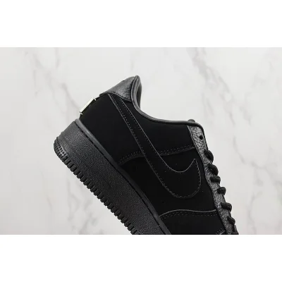 Tiffany & Co. x Nike Air Force 1 Low "Triple Black" фото № 3 Tiffany & Co. x Nike Air Force 1 Low "Triple Black" фото № 3