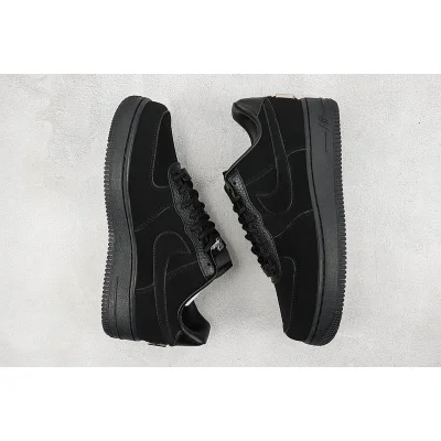 Tiffany & Co. x Nike Air Force 1 Low "Triple Black" фото № 6 Tiffany & Co. x Nike Air Force 1 Low "Triple Black" фото № 6