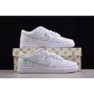 Louis Vuitton x Nike Dunk Low "White/Monogram" фото № 7