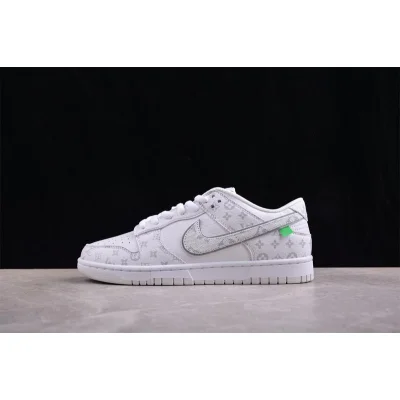 Louis Vuitton x Nike Dunk Low "White/Monogram" фото № 5
