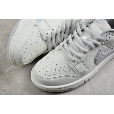 Undefeated x Nike SB Dunk Low "White/Grey" фото № 7