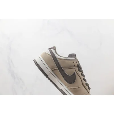 Otomo Katsuhiro x Nike SB Dunk Low "Light Brown" фото № 4