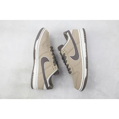 Otomo Katsuhiro x Nike SB Dunk Low "Light Brown" фото № 7