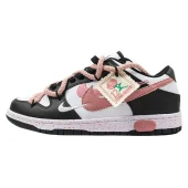 Nike Dunk Low "Roses"