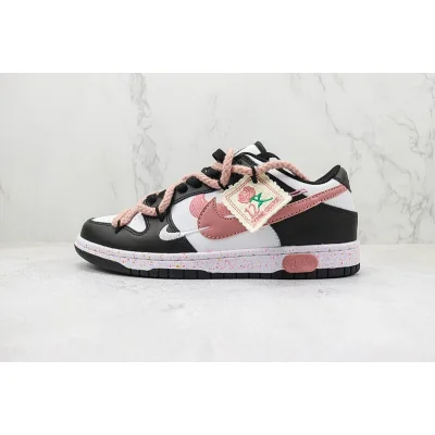 Nike Dunk Low "Roses" фото № 2 Nike Dunk Low "Roses" фото № 2