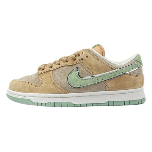 Otomo Katsuhiro x Nike SB Dunk Low "Steamboy OST/Beige/Brown"