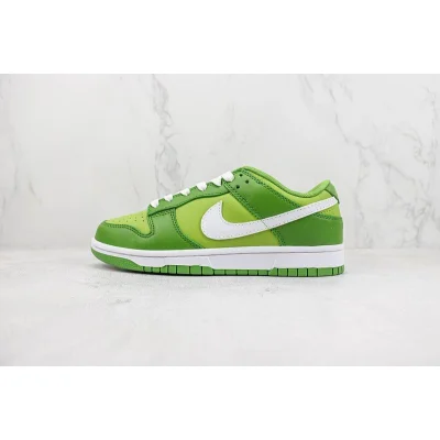 Nike Dunk Low "Chlorophyll" фото № 2