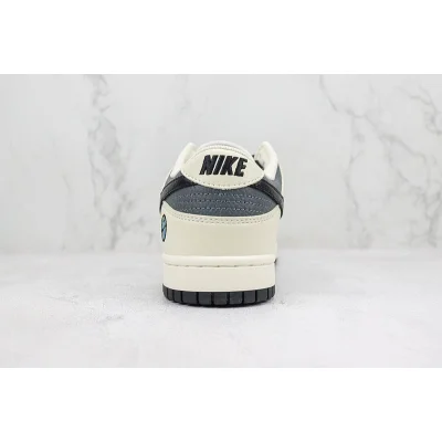 Nike Dunk Low "White/Black/Grey/Smiley" фото № 9