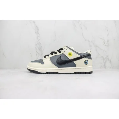 Nike Dunk Low "White/Black/Grey/Smiley" фото № 2