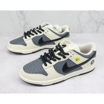 Nike Dunk Low "White/Black/Grey/Smiley" фото № 5