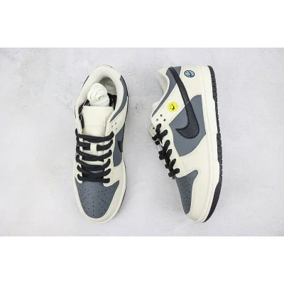 Nike Dunk Low "White/Black/Grey/Smiley" фото № 6