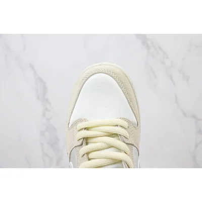 Nike SB Dunk Low "City of Love/Coconut Milk" фото № 4 Nike SB Dunk Low "City of Love/Coconut Milk" фото № 4