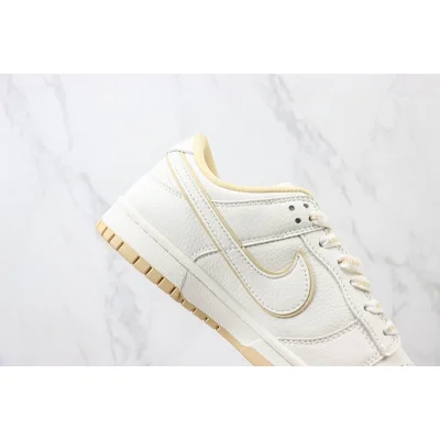 Stussy x Nike Dunk Low "Pearl White/Light Beige" фото № 3