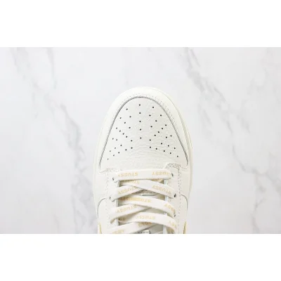 Stussy x Nike Dunk Low "Pearl White/Light Beige" фото № 4