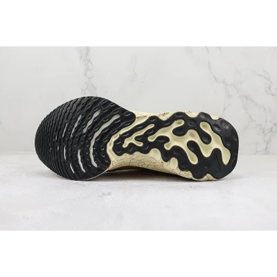 Nike React Infinity Run Flyknit 3 Premium "Moving Company" фото № 8 Nike React Infinity Run Flyknit 3 Premium "Moving Company" фото № 8