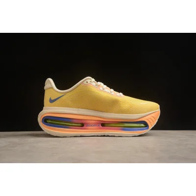 Nike Vomero Premium "Kumquat/Laser Orange" фото № 7 Nike Vomero Premium "Kumquat/Laser Orange" фото № 7