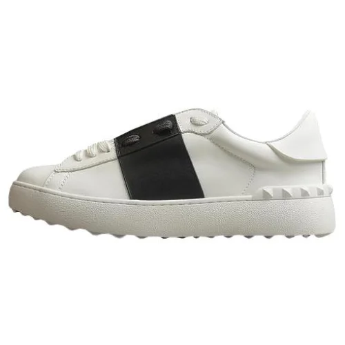 Valentino Rockstud Untitled "White/Black"