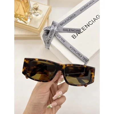 Солнцезащитные очки Balenciaga Wide Frame With Colorful Logo Inscription "Brown" фото № 2