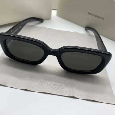 Солнцезащитные очки Gentle Monster Rectangle Shaped And Temples Decorated By Three Silver Symbols "Black" фото № 7 Солнцезащитные очки Gentle Monster Rectangle Shaped And Temples Decorated By Three Silver Symbols "Black" фото № 7