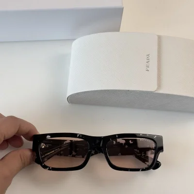 Солнцезащитные очки Prada Temples Decorated By Stripe Middle "Black/Purple" фото № 2