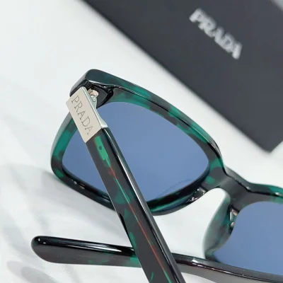 Солнцезащитные очки Prada Frame With Small Gold Rectangle "Blue" фото № 5 Солнцезащитные очки Prada Frame With Small Gold Rectangle "Blue" фото № 5