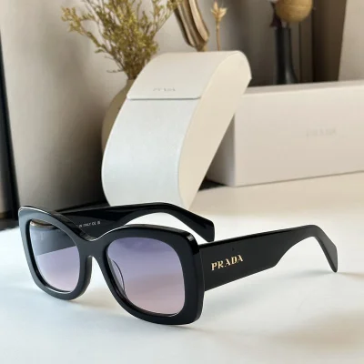Солнцезащитные очки Prada Frame Decorated By Gold Inscription Side "Black/Violet" фото № 2