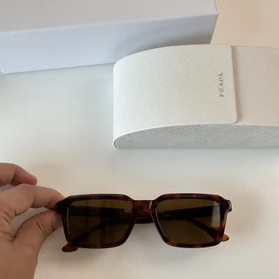 Солнцезащитные очки Prada Frame With Logo In Red Rectangle "Brown/Ginger" фото № 2 Солнцезащитные очки Prada Frame With Logo In Red Rectangle "Brown/Ginger" фото № 2