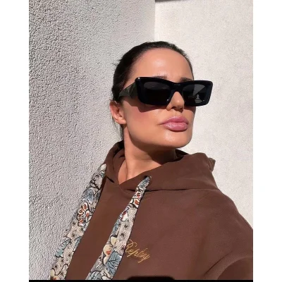 Солнцезащитные очки Prada Wide Temples With Big Logo "Black" фото № 4