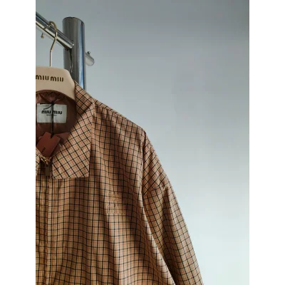 Куртка-бомбер Miu Miu Checked Print Light Brown Logo "Brown" фото № 2 Куртка-бомбер Miu Miu Checked Print Light Brown Logo "Brown" фото № 2