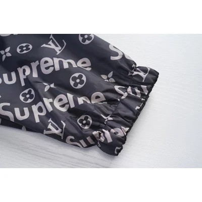 Ветровка Louis Vuitton X Supreme Double-Sided With Print "Black" фото № 4