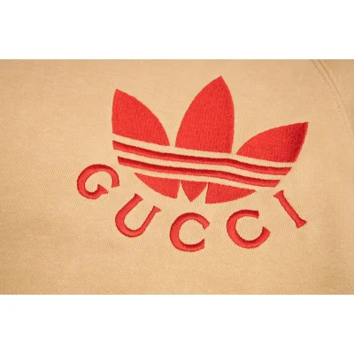 Лонгслив Gucci With The Adidas Logo "Beige" фото № 8 Лонгслив Gucci With The Adidas Logo "Beige" фото № 8