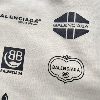 Шорты Balenciaga With Multi-Faceted Logos "White" фото № 3