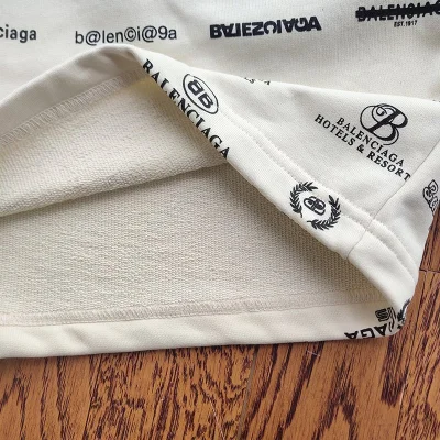 Шорты Balenciaga With Multi-Faceted Logos "White" фото № 7